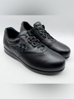 SAS Women’s Black Leather Lace-Up minimalist comfy Sneakers